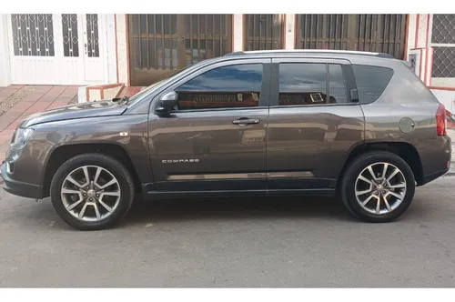 Jeep Compass Limited 2.4cc AT AA 4X4