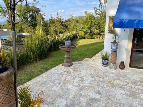Imagen 3 de 28 de Hermosa Casa Amueblada En Renta Con Terrazas Y Jardines En Avandaro, Valle De Bravo, Estado De México