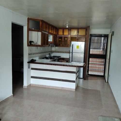 Imagen 4 de 8 de Invalmhouse Inmobiliaria. Apartamento En Venta Urbanización Vicente Emilio Sojo. Guatire Estado Miranda.
