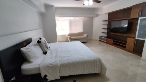 Apartamento En La Ave. El Milagro, Costa Virginia