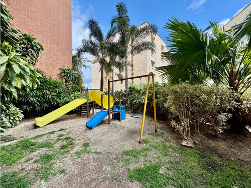 Se Alquila Apto 206m2 3h+s/5b/3p Lomas De Las Mercedes
