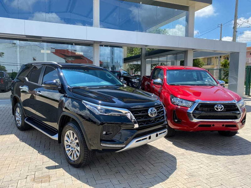 Imagem 3 de 14 de Toyota Hilux Sw4 2.8 Srx 4x4 7 Lugares