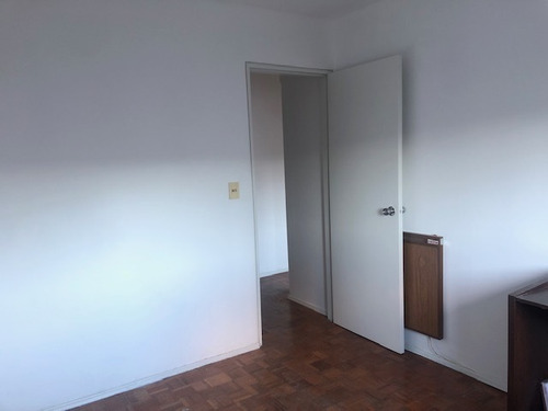 Imagen 10 de 15 de Altosur Vende En Exclusividad Sobre Av.libertador Buen Edificio 3 Dorm!