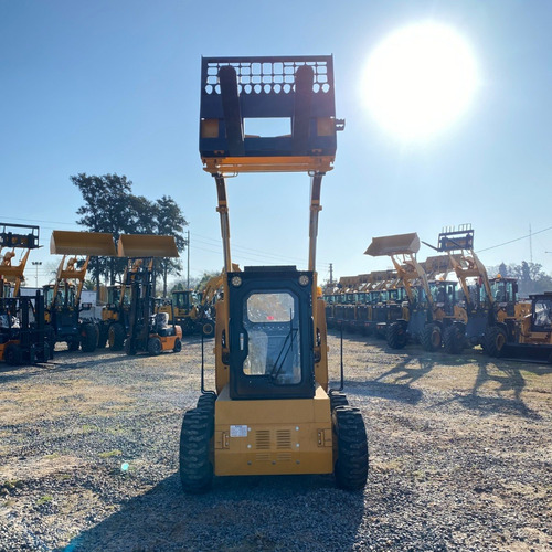 Imagen 6 de 15 de Minicargadora Porta Pallets Uñas 50hp Sinomach 255f Cabinada