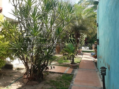 Imagen 15 de 18 de Venta De Fascinante Casa Con Terreno Fresco Ambiente De Playa # 4 22-24486 Gbf