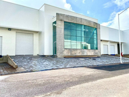 Renta Naves Industriales (455m2) | Parque Industrial | Carr. Qro Mex | $40mil