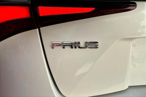 Toyota Prius 1.8 Base Cvt