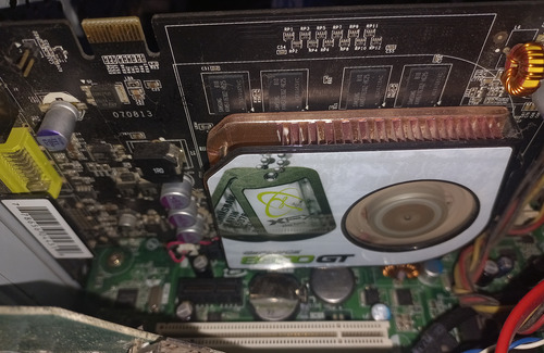Placa De Video Nvidia Xfx 8600gt 512mb Ddr2,vga,dvi,tv (Usado)