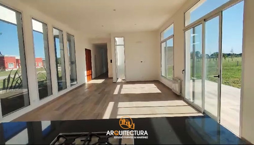 Casa 4 Dorms A Estrenar En Comarcas De Luján San Roque