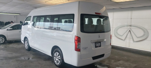 Imagen 3 de 10 de Nissan Urvan 2020 2.5 15 Pas Amplia Aa Mt