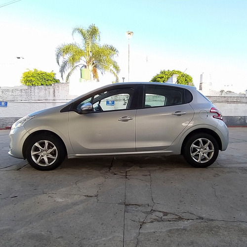 Peugeot 208 Allure 1.5 Touchscreen