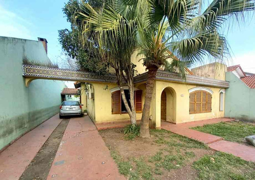 Imagen 2 de 11 de Casa En Venta En Castelar Norte