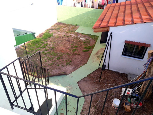 Imagen 14 de 18 de Venta Amplia Casa Cinco Ambientes Sobre Lote De 295 M² Jardin Patio Terraza 3 Cocheras