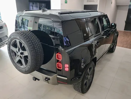 Land Rover Defender 110 Se P400 2024