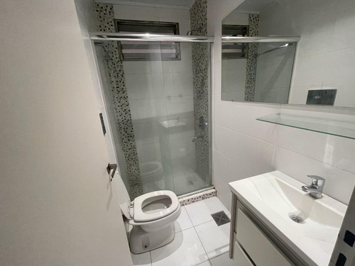 Casa En Venta - 2 Dormitorios 2 Baños - 206mts2 - Tolosa