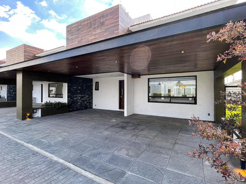 Casa En Venta Con Roof Garden Y Sala De Juegos A 5 Minutos De Town Square Metepec