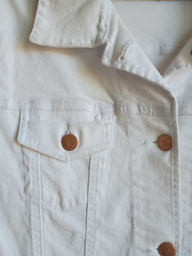 Campera Denim Blanca Sabrina, Talle L (Usado)