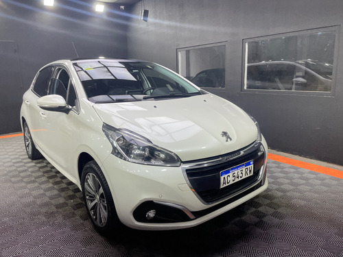 Peugeot 208 1.6 Feline Tiptronic
