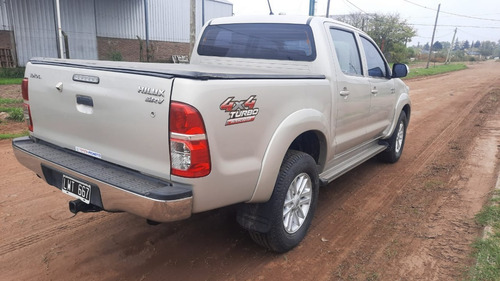 Imagen 10 de 11 de Toyota Hilux 3.0 Cd Srv Cuero 171 Cv 4x4 Manual