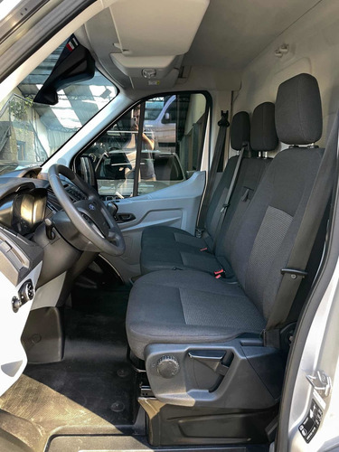 Imagen 10 de 12 de Ford Transit 2.2 Furgon Mediano 350m /// 2018 - 237.000km