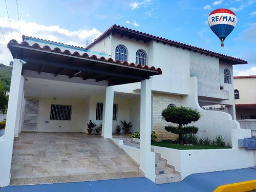 Imagen 3 de 20 de Re/max 2mil Vende Townhouse En Urb. Manantiales Los Robles