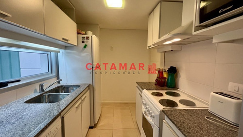 Imagen 6 de 24 de Alquiler Departamento Dos Dormitorios Y Medio Playa Mansa Punta Del Este - Punta Del Este Mansa