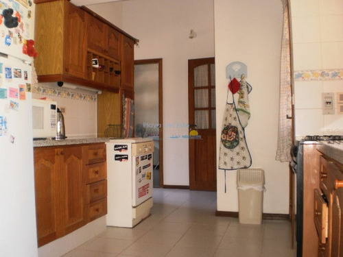 Casa En Zona Golf De Punta Del Este- Ref: 11519