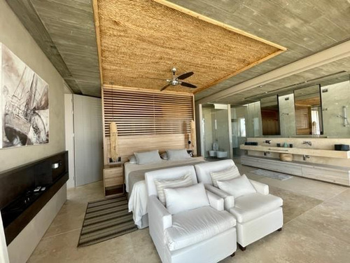 Casa Sobre El Mar