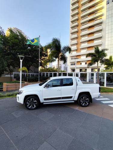 Volkswagen Amarok 3.0 Highline Extreme Cab. Dupla V6 4x4 Aut. 4p
