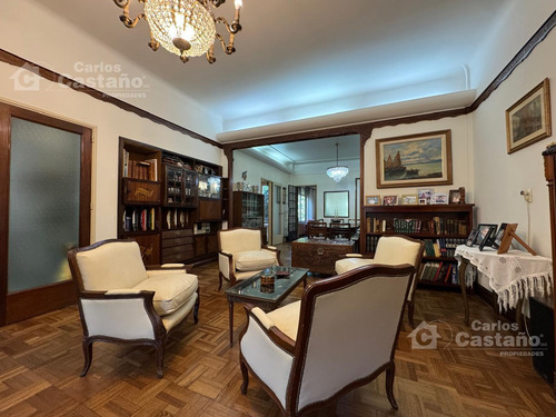 Casa Antigua De Categoría, 6 Amb., En El Bajo De Vte. López