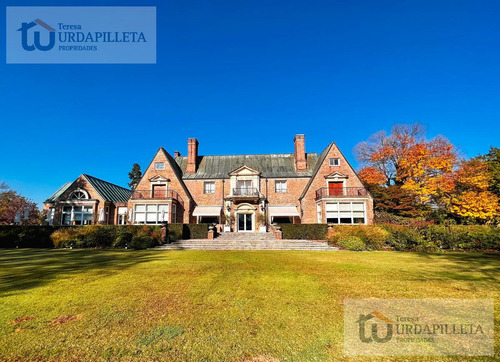 Casa En Venta En Martindale - Con Vista A Cancha De Polo-