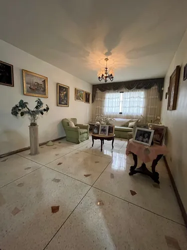 Vende Casa Urb. La Viña