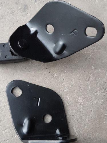 Amortiguadores De Portalon Suzuki Alto 2010-2014 El Par