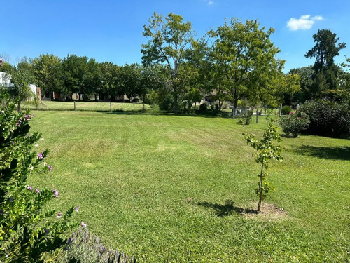Casa En Venta - 2 Dormitorios 2 Baños - 1.400mts2 - General Rodríguez