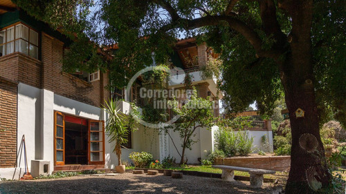 Casa En Venta De 5 Dorm. En Lo Barnechea