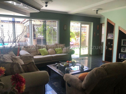 Hermosa Casa Totalmente Amoblada En Alquiler Ubicada En Parque Mirador Valencia Carabobo Cod 25-4978 Eloisa Mejia