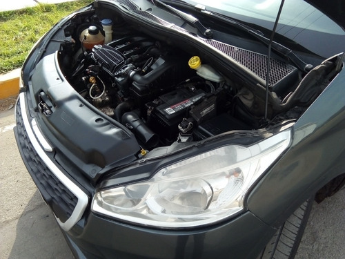 Ocasion Remato Peugeot 208 Año 2015 Hatchback Con 71,800 Km.