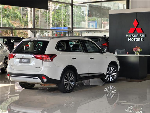 Mitsubishi Outlander 3.0 Mivec v6 Hpe-s Awd