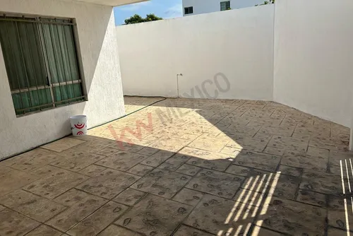 Casa En Los Héroes Con 3 Habitaciones, 3 Baños Y Piscina