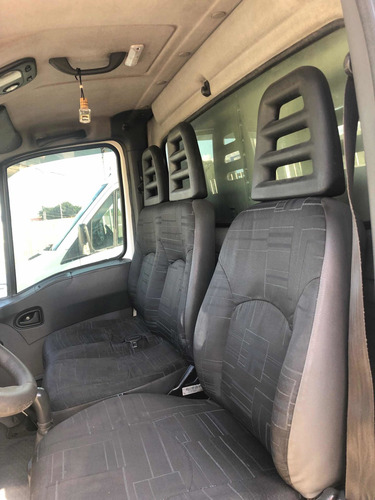 Imagem 6 de 18 de Iveco Daily 35s14