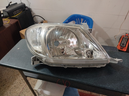 Faro Derecho Toyota Para Hilux O Kavak 09/11 Nuevo/original.