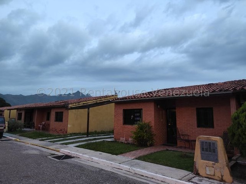 Imagen 1 de 6 de Leida Falcon Rentahouse Vende Townhouse En Pueblo De San Diego 22-6217 Lf