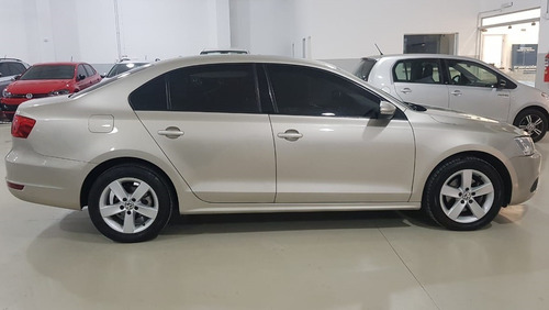 Volkswagen Vento 2.5 Luxury Manual 2013 Mr
