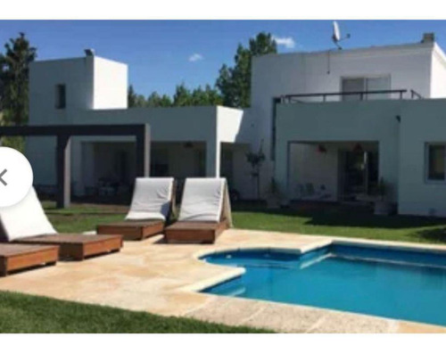 Venta Casa 6 Ambientes Barrio El Lauquen Canning
