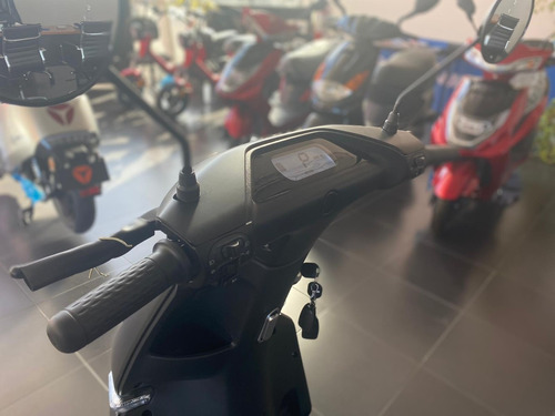 Imagen 11 de 22 de Moto Eléctrica. Yadea - Modelo S-like, Motos Eléctricas