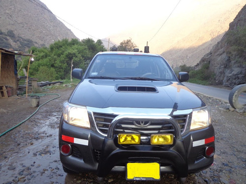 Alquiler De Camionetas Pick Up 4x4 Toyota Hilux Y Minivan