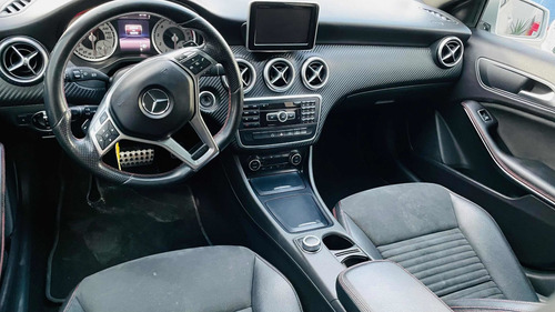 Imagen 5 de 10 de Mercedes Benz Clase A 200 2015