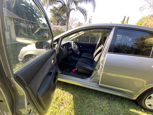 Nissan Tiida 1.8 Visia