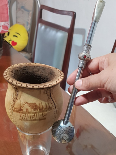 Mate Hermoso Forrado Repujado En Cuero Grande