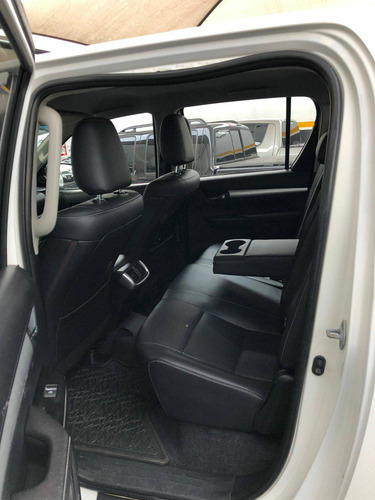 Imagem 11 de 13 de Toyota Hilux 2.8 Srv 4x4 Cd 16v Diesel 4p Automático